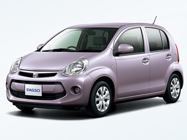 ▲1L車と1.3L車、2WDと4WDがある。専用の外観デザインなどを施した「パッソ+Hana」の設定はない