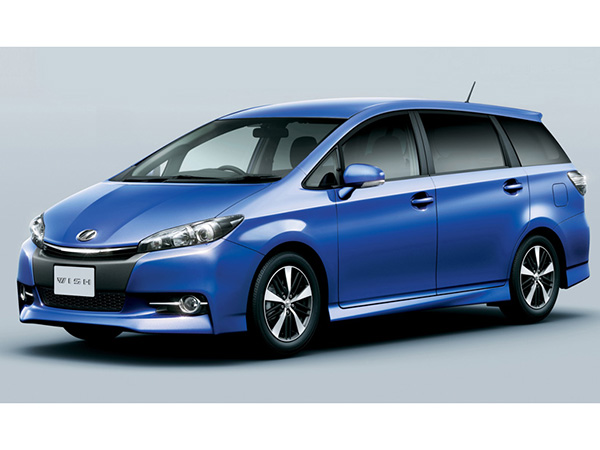 ▲エンジンは1.8Lのみ。2WDと4WDがある。フェンダー部分が厚く、全幅が1700mmを超えて3ナンバーとなるモデルもある