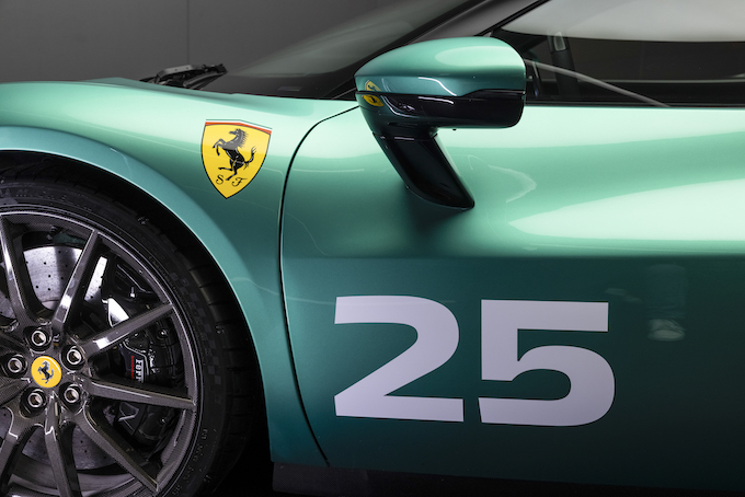 フェラーリ 296 スペチアーレ