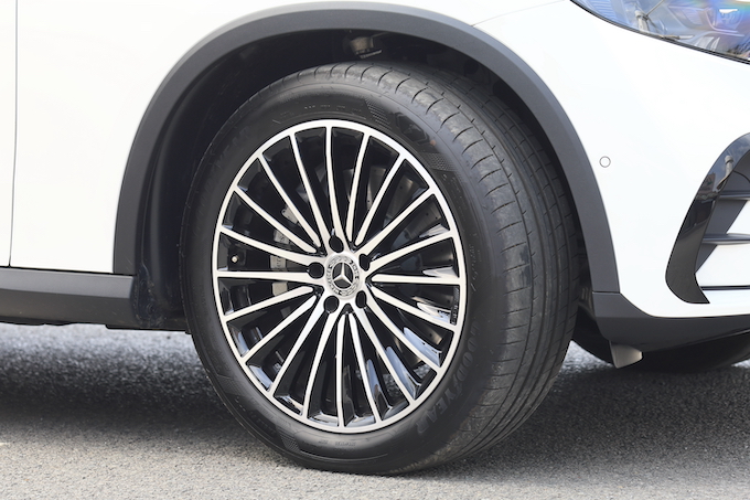 メルセデス・ベンツ GLC 220 d 4MATIC コア