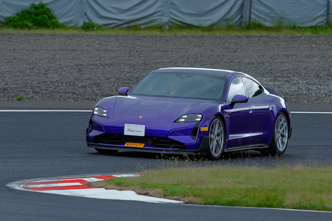 ポルシェ タイカン ターボGT