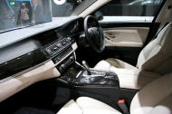 東京モーターショー2011 BMW ActiveHybrid5（アクティブハイブリッド5） インパネ｜日刊カーセンサー
