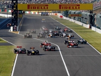2011年のF1 日本グランプリではマクラーレンのジェンソン・バトンが優勝。タイヤへの負荷が高い鈴鹿のコースではドライバー自身のタイヤマネージメントも重要な要素