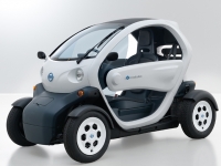 日産の「ニューモビリティコンセプト」。2人乗りの電気自動車で最高速度は時速80km。すでに欧州で実用化されている「ルノー トゥイジー」と同型車