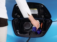電気自動車では充電コネクターで日本と欧州が標準化を争っているが、燃料電池車では、まずは安全性の面で日本の提案が認められた形だ