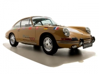 イベント当日は、ポルシェミュージアムに所蔵されている1967年型の911も登場。記念撮影だけでなくパレードランにも参加する予定となっている