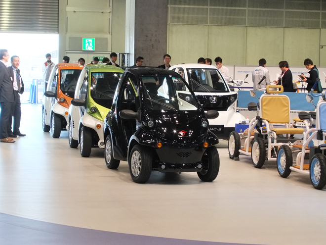 ステアリングフィールに不満？ トヨタ製超小型EVに試乗｜東京モーターショー2013