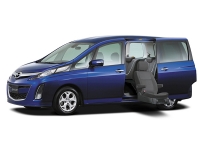 セカンドリフトアップシート車には4WDも用意されている。2列目のスライド量が制限されるため、シートアレンジに多少制約がある