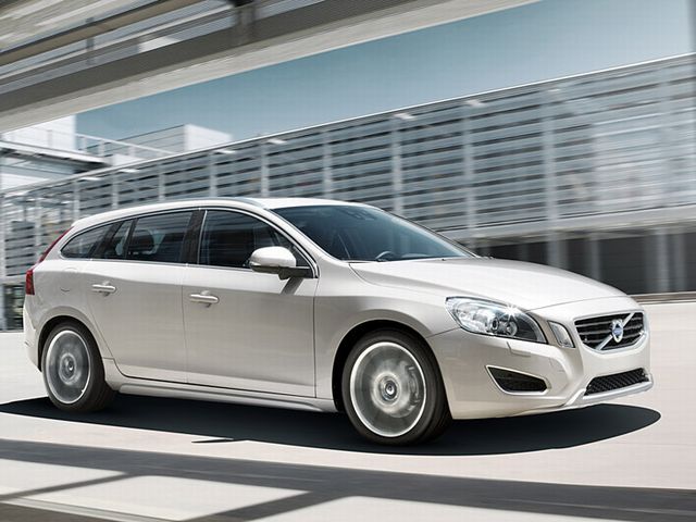 ▲新車時価格395万円のボルボV60DRIVeも、中古車なら総額250万円前後から。高級輸入ワゴンの代名詞であったボルボもずいぶん手頃になりました