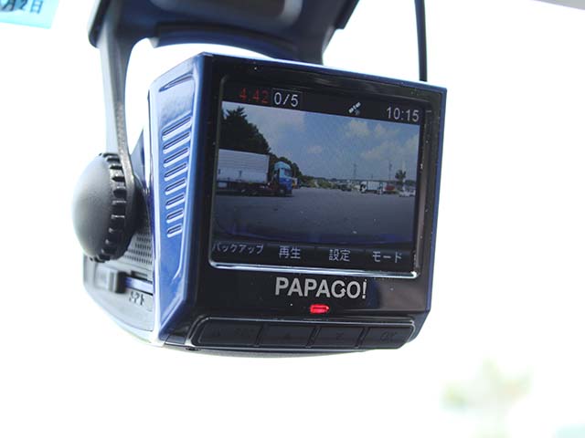 ▲ミニモニターが搭載されたテレビっぽい見た目が特長の「PAPAGO！ GoSafe P3」