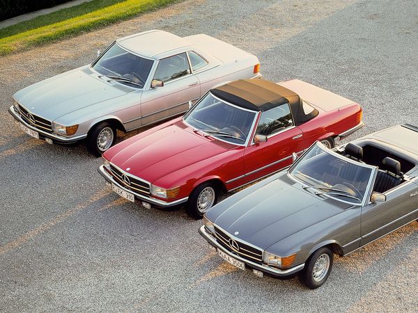 ▲1971年に登場し、最終的には80年代の終わりまで販売された3代目のM・ベンツSLクラス（R107 ）。現代の車にはない柔らかく優雅なラインとイメージが、今見ると逆に新鮮です