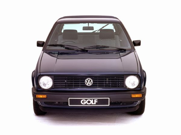 ▲1983年から90年代初めまで販売された2代目VWゴルフ。いまだ愛好家や専門店が多く、レースも盛んです