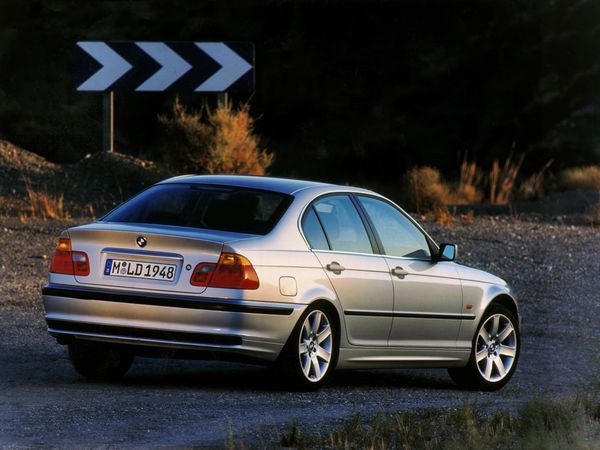 ▲1998年に、当時のBMW愛好家の声に応えてBMWジャパンが正規輸入した旧々型BMW318iの5MTモデル。ある意味「BMW本来の味」を堪能することができる隠れた名車だった