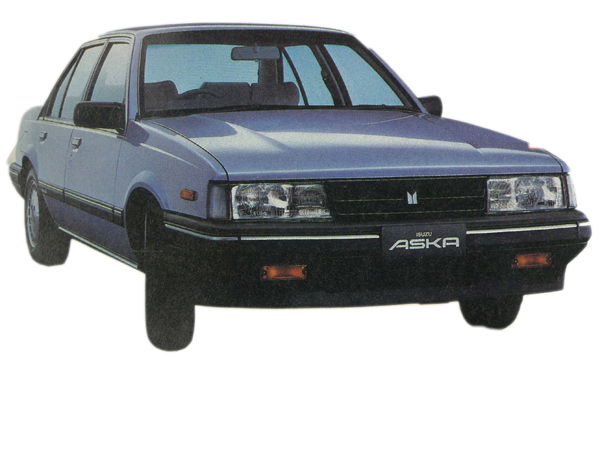 ▲いすゞ アスカ（初代）は1984年のマイナーチェンジでNAVi5を搭載。その後、ジェミニ（2代目）、トラックのエルフ（4代目）にも導入されました