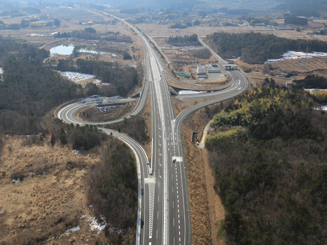 ▲今年の3月1日、常磐自動車道 常磐富岡IC～浪江IC間が開通。これにより、常磐自動車道は三郷JCTから亘理ICまでの約300kmがつながり、全線開通となりました