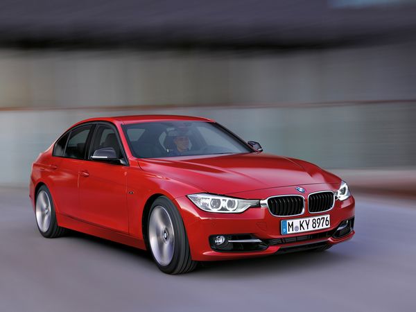 ▲トルクフルかつクリーンな最新ディーゼルエンジンを搭載するBMW320d