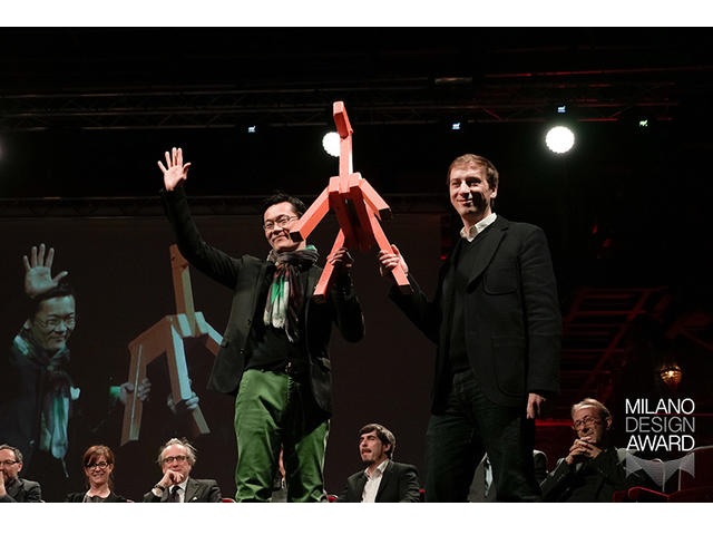 Milano Design Award Competitionで「Best Entertaining賞」受賞の様子