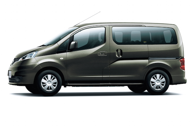 ▲NV200 バネット バンだけでなくデイリーユースやレジャーなど、様々なシーンで幅広く使える小型商用車として登場。写真のカラーがタイガーアイブラウン。中古車掲載台数は96台。平均価格は約110万円（2015年7月12日現在）