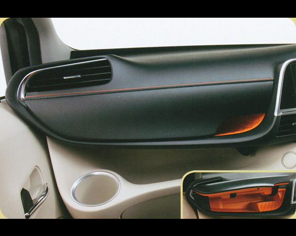 ▲上は、新型シエンタの助手席アッパーボックス。近年、トヨタはネッツ店で取り扱う車を中心に、内装にオレンジアクセントを起用することが多い。他にもポルテ、ヴォクシーなどにオレンジの差し色が採用されている