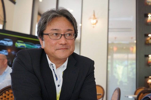 ▲粥川宏さんは1984年トヨタ自動車入社。初代レクサスやスープラなど様々な車のボディ設計を担当。2006年には製品企画担当に異動し、プリウスαの開発主査を勤める。2011年よりチーフエンジニアとして2代目シエンタの開発に携わる