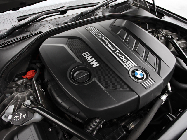 ▲こちらはBMWのディーゼルエンジン。BMWは不正プログラムを使っていないことを主張するだけでなく、CO2削減におけるディーゼルエンジンの優位性も訴えている