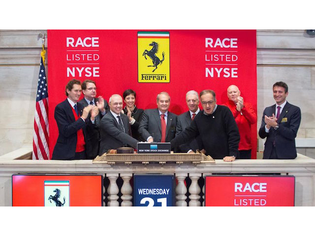 ▲世界最大といわれるニューヨーク証券取引所で取引開始。証券コードはなんと「RACE」なのだとか。かっこいい！ ちなみにアップルは「AAPL」、フェイスブックは「FB」です
