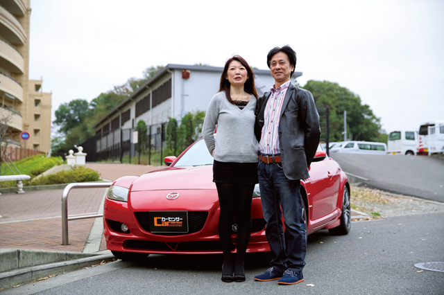▲H17年式のタイプSを所有する伊藤寿江さん（左）。購入時期は2013年、購入金額は120万円