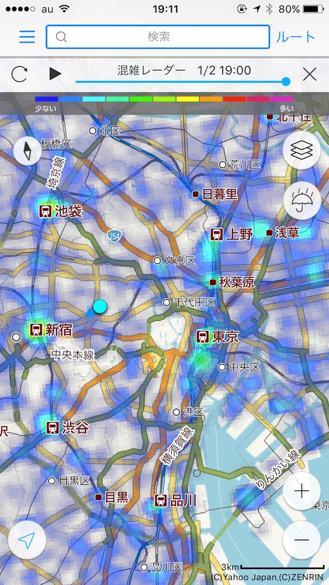 ▲『混雑レーダー』は、『Yahoo!地図』を11段階のグラデーションのヒートマップで色分け。早朝6時から深夜1時まで、20分間隔で情報を更新している。写真は1月2日19:00の山手線圏内の地図。新宿駅や池袋駅などの主要ステーションを見ると、多くの人で賑わっていることが分かる