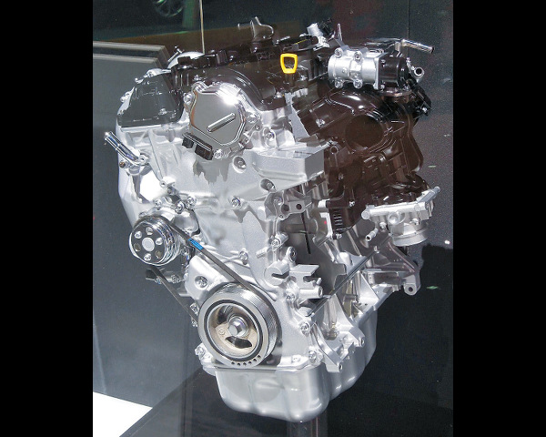 ▲CX-9とともに北米で発表された2.5Lガソリンターボエンジン。低回転域からタービンを回すダイナミックプレッシャーターボが新採用され、クールドEGRと相まって高効率なユニットに仕立てられている