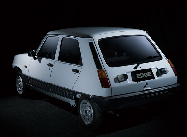 RENAULT 5 　リア