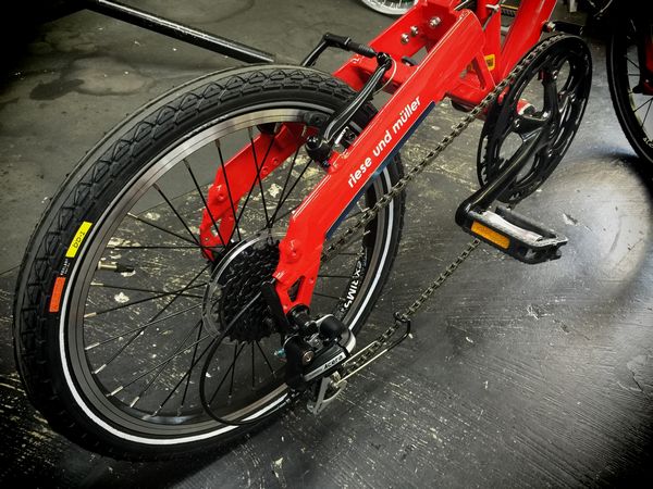 ▲BD-1が世界一の折りたたみ自転車かどうかは意見の分かれるところだが、少なくとも「世界トップレベル」であることは間違いない。曲がりなりにも「世界一レベル」を15万円で体験できるなら安いものだ