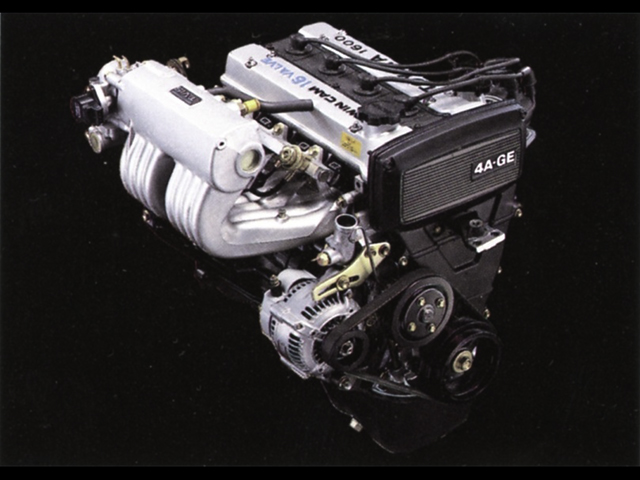 ▲カローラと同じ1.6Lまたは1.5Lエンジンを搭載。前期型は1.6Lでも車重が1tを切っていたため、加速性能はかなり高いものでした