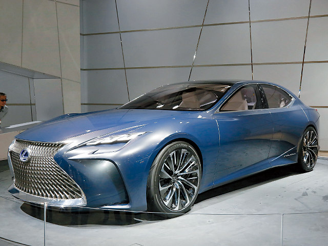 ▲2015年の東京モーターショーで発表された燃料電池搭載のコンセプトカー、LF-FC。次期LSのスタディモデルのひとつか