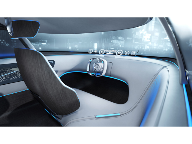 ▲メルセデス・ベンツが昨年の東京モーターショーで披露したコンセプトカー「Vision Tokyo Concept」のコックピット。運転席以外のシートはボディに沿って設置されラウンジのようになっています