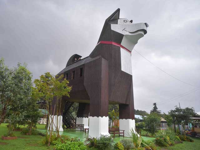 ▲わんわんランドのシンボルでもある巨大犬モニュメント