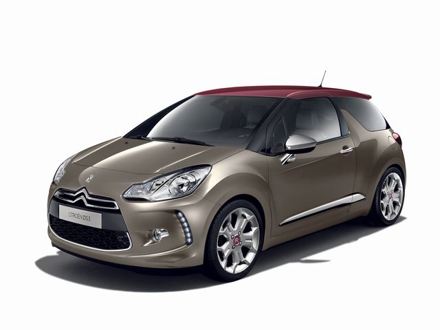 ▲シトロエン DS3。写真のボディカラーは「ブラウンヒッコリー」。中古車はボディカラーをオーダーできないが、このように個性的でステキなカラーがいろいろ流通しているのもDS3の魅力の一つ