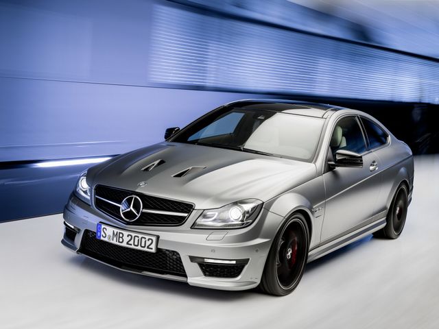 ▲こちらがC63 AMG エディション507。その名のとおり最高出力507psの6.2L自然吸気V8を搭載した、旧型C63 AMGの最終スペシャルバージョンだ。写真はクーペ