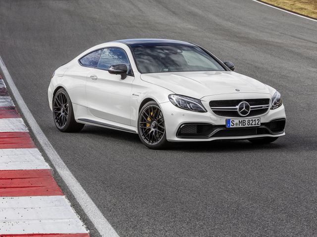 ▲こちらはメルセデスAMGの現行C63クーペ（※写真はC63 S クーペ）。4LのV8 DOHCターボエンジンは最高出力476psを発生。BMW M4クーペのガチのライバルにあたります