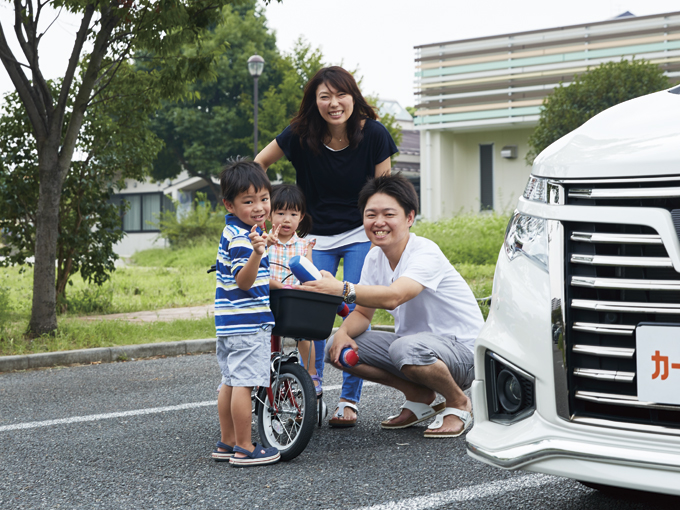 ▲お子さんが生まれる前には、コンパクトカーやセダンタイプの車にも乗ったことがあるという辻さん。今はミニバンだからこそ味わえる家族との時間に大満足だという