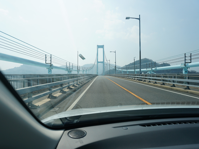 ▲冒頭の写真にも登場した安芸灘大橋。本土と下蒲刈島をつないでいます。通行料金は普通車で720円です。ちなみにETCは利用できません