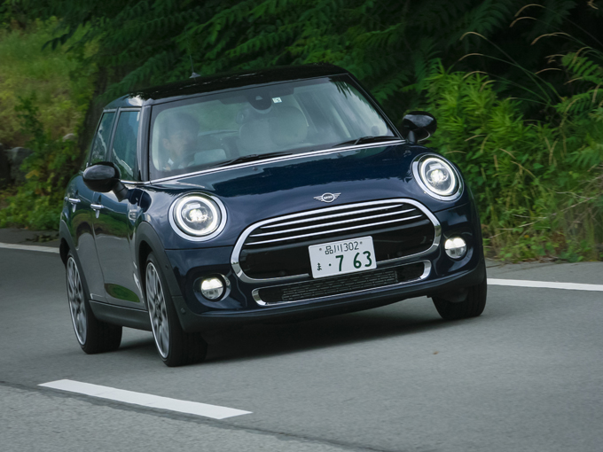 ▲今回試乗したディーゼルのCooper D MINI 5Door YOURS。長い坂道でも力感不足は全く感じられなかった