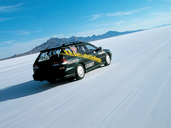 ▲1993年に世界最速ワゴンの記録を樹立したレガシィツーリングワゴンGT