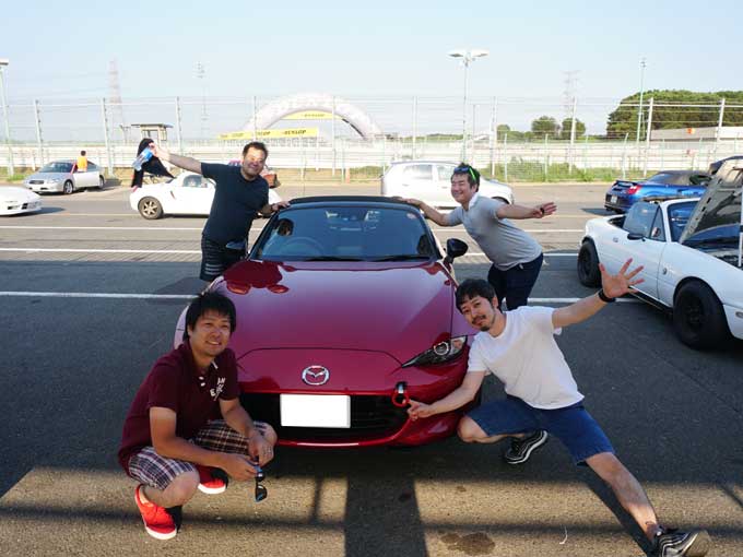 ▲練習のための犠牲車となったロードスターのオーナー河瀬（左上）、今回初エントリーとなる編集長西村（右下）、同じく初エントリーの今泉（左下）、昨年ガス欠でレースを終わらせたてんちょ～こと大平（右上）