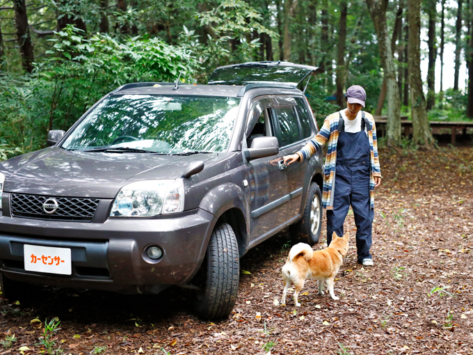 ▲愛車は初代エクストレイル。汚れてもふき取りやすいインテリアは、ペットオーナーにとっても快適！