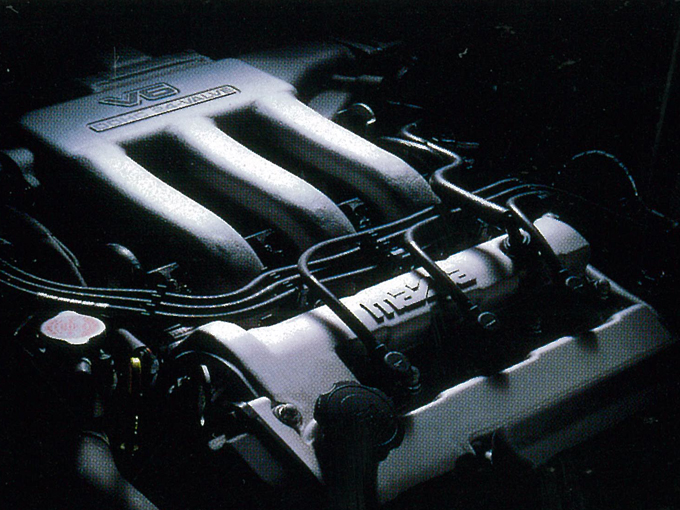 ▲当初はV6エンジンのみのラインナップであったが、のちに直4も導入されることとなった