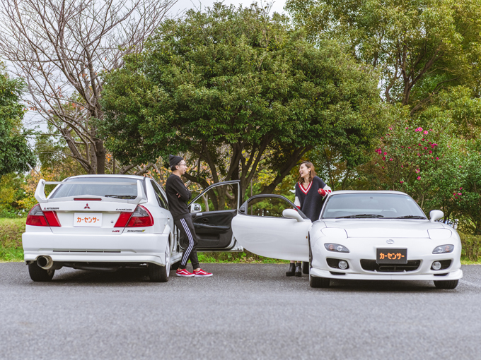 ▲ともに90年代のスポーツカーを所有する、小柳偉さんと柳田早穂さんのカップル