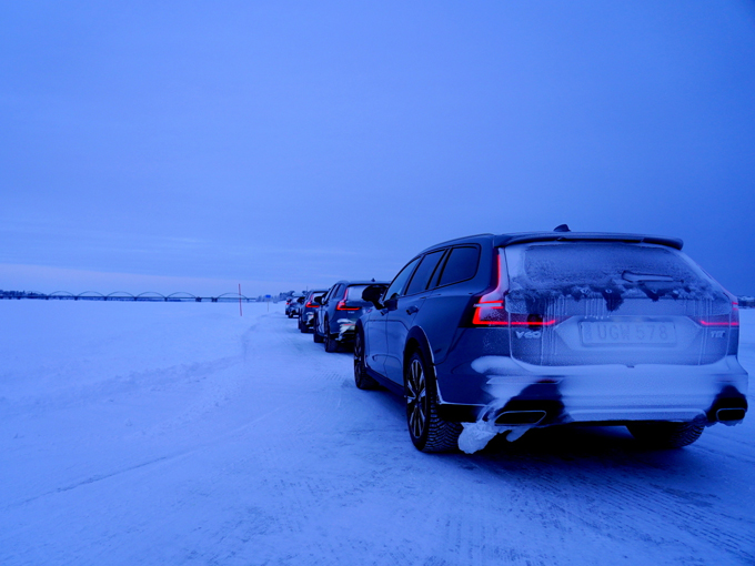 ▲ルーレオで、ボルボの新型V60 Cross Country（T5モデル）、V60（T8モデル）の2台を初めて試す機会に恵まれた