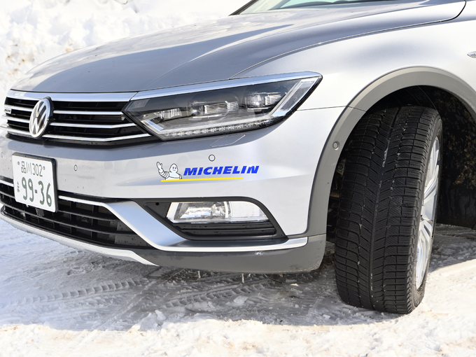 ▲雪上の試乗車は、ミシュランの新製品スタッドレスタイヤ（X-ICE3＋）を装着していた