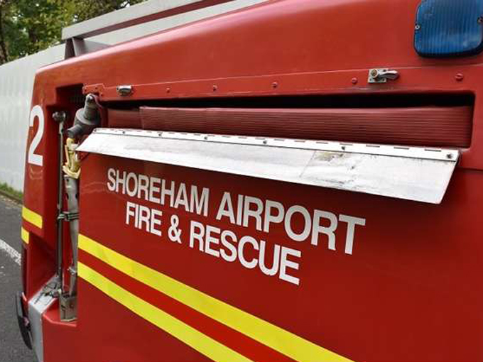 ▲SHOREHAM AIRPORT FIRE ＆ RESCUEの文字から、イギリスの空港で活躍していたことがわかる？
