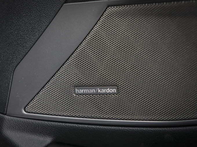 ▲BMW 3シリーズのHarman Kardon製のスピーカー